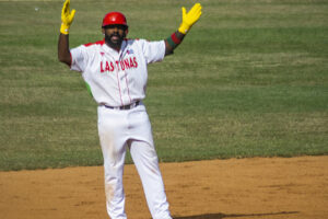Lee más sobre el artículo Hachas antes que flechas en semifinales del béisbol cubano