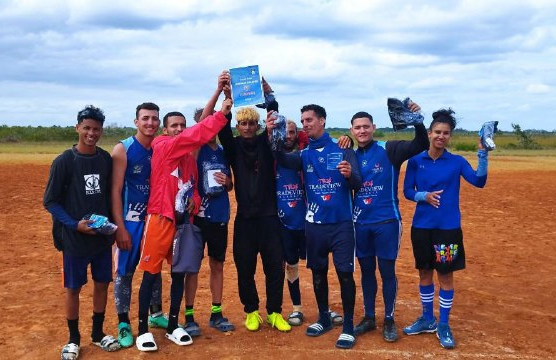 En este momento estás viendo Instan, desde el deporte y el arte, a preservar los humedales(+ Fotos)