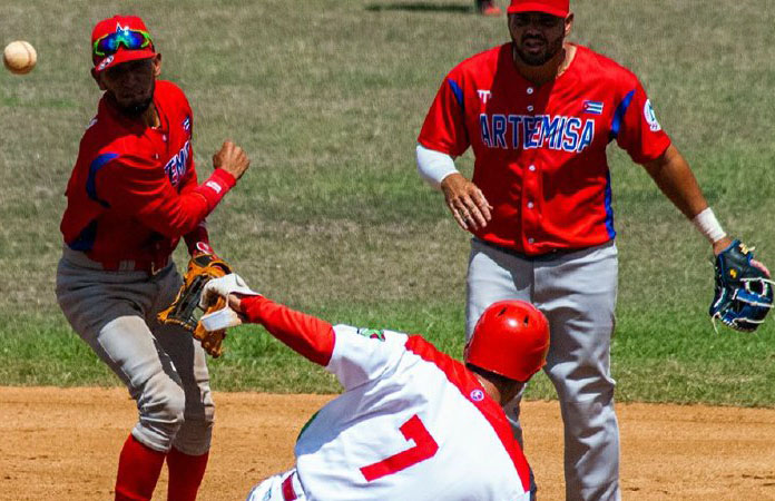 Lee más sobre el artículo Segundo capítulo de semifinales entre Cazadores y Leñadores