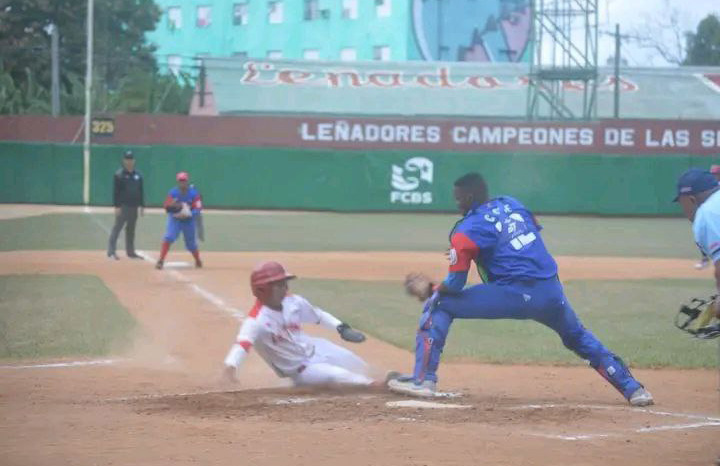En este momento estás viendo Semifinales beisboleras calientan el panorama deportivo