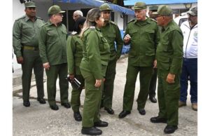 Participa Presidente cubano en Día Nacional de la Defensa