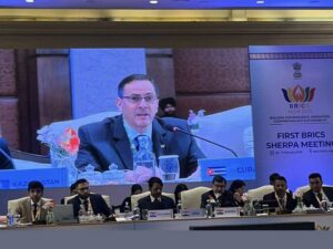 Denuncia Cuba en reunión del Brics en India bloqueo petrolero de EEUU