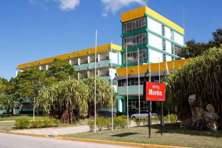 Lee más sobre el artículo Emprenden reparación capital en el Hotel Morón