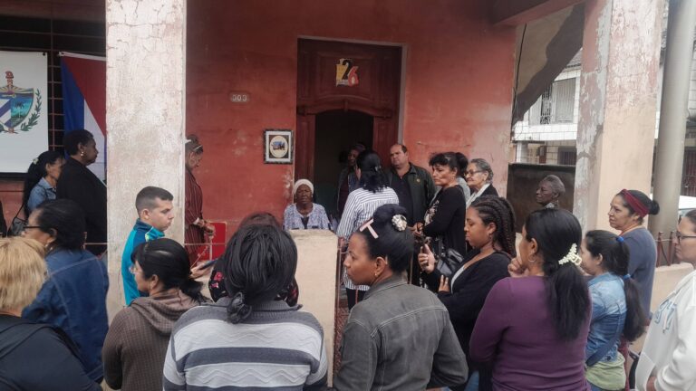 Lee más sobre el artículo Condecoran a educadora moronense como Joya de la Pedagogía Avileña