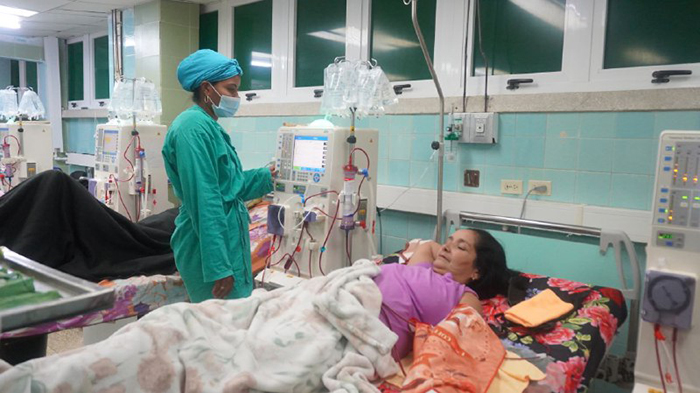 Lee más sobre el artículo Bloqueo estadounidense afecta tratamiento de hemodiálisis a avileños