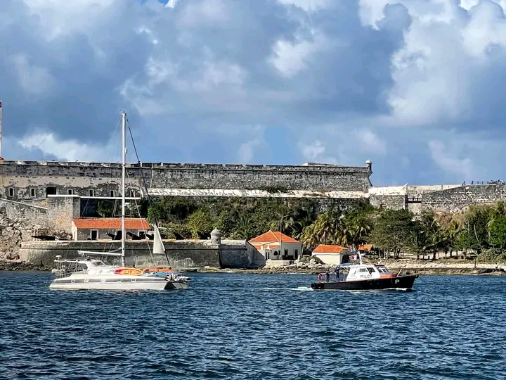 En este momento estás viendo Llegan a La Habana los dos veleros del convoy Nuestra América