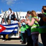 Arriba a Cuba brigada de colaboradores que laboraba en Jamaica