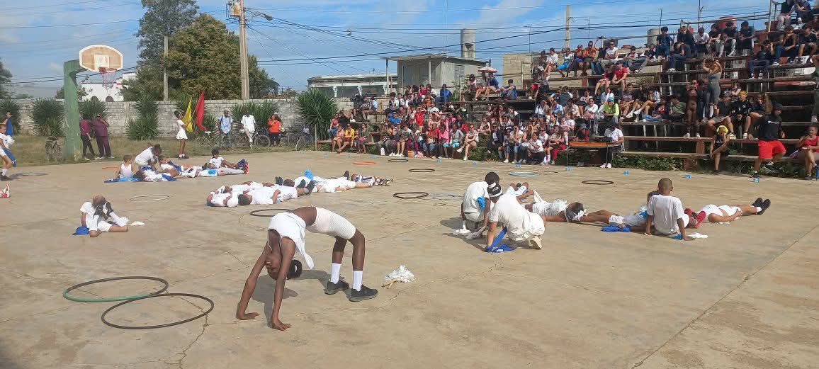 Efectúan Festival de Composiciones Gimnásticas en Morón