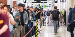 Trump ordena el despliegue de ICE en los aeropuertos