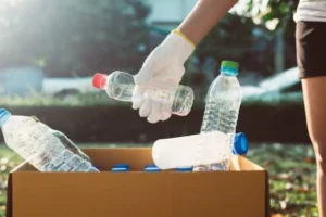 Evalúan programa de reducción de plásticos de un solo uso