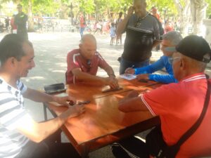 Gran fiesta de dominó une a los avileños en saludo al Primero de Mayo
