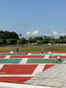 Lee más sobre el artículo Alistan la Plaza Máximo Gómez Báez para el desfile del Primero de Mayo