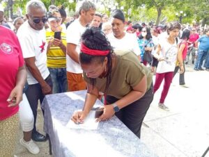Lee más sobre el artículo Comenzó en Ciego de Ávila el movimiento popular “Mi firma por la Patria”