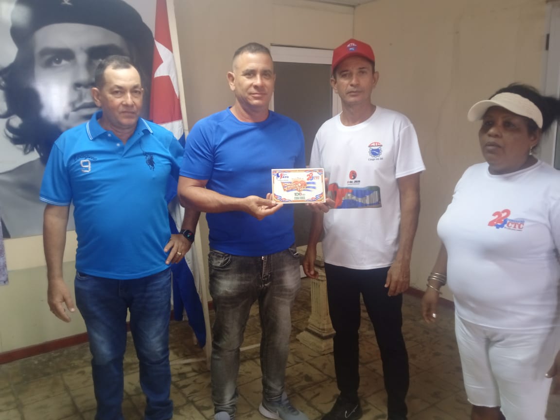 Lee más sobre el artículo Avilanian Industrial Collectives Receive «May with Fidel» Plaque