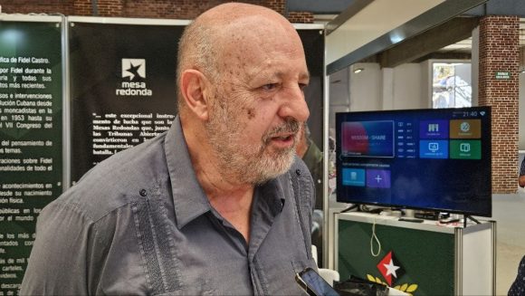 Lee más sobre el artículo Luis Hernández Navarro: “Cortarle el combustible a Cuba es un crimen”