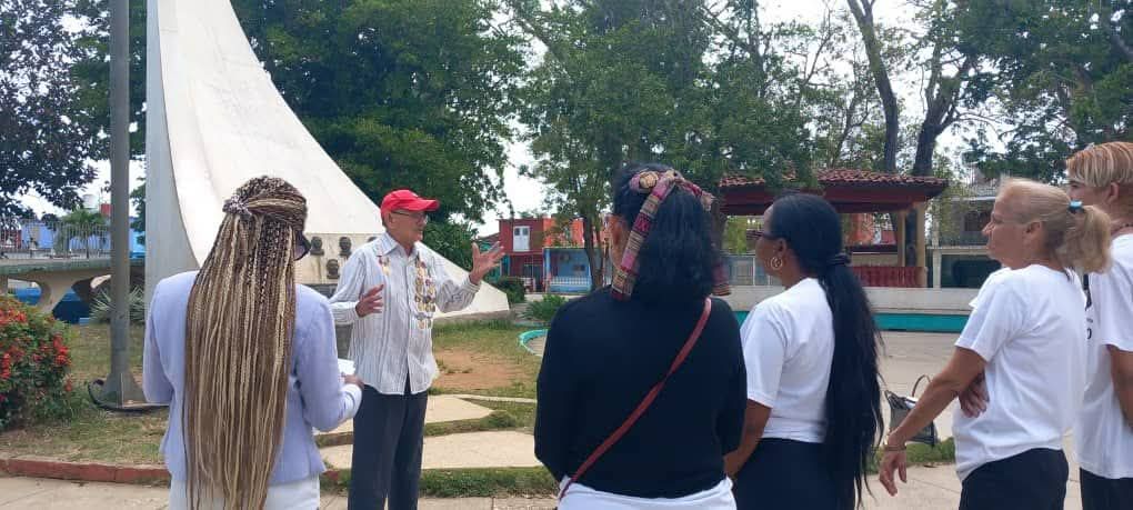 Lee más sobre el artículo Intercambian combatientes de Girón con el pueblo moronense