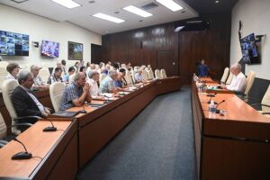 Cuba impulsa proyectos de energías renovables en encuentro presidencial con científicos