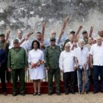 Entregan réplica del machete de Máximo Gómez a creadores e instituciones