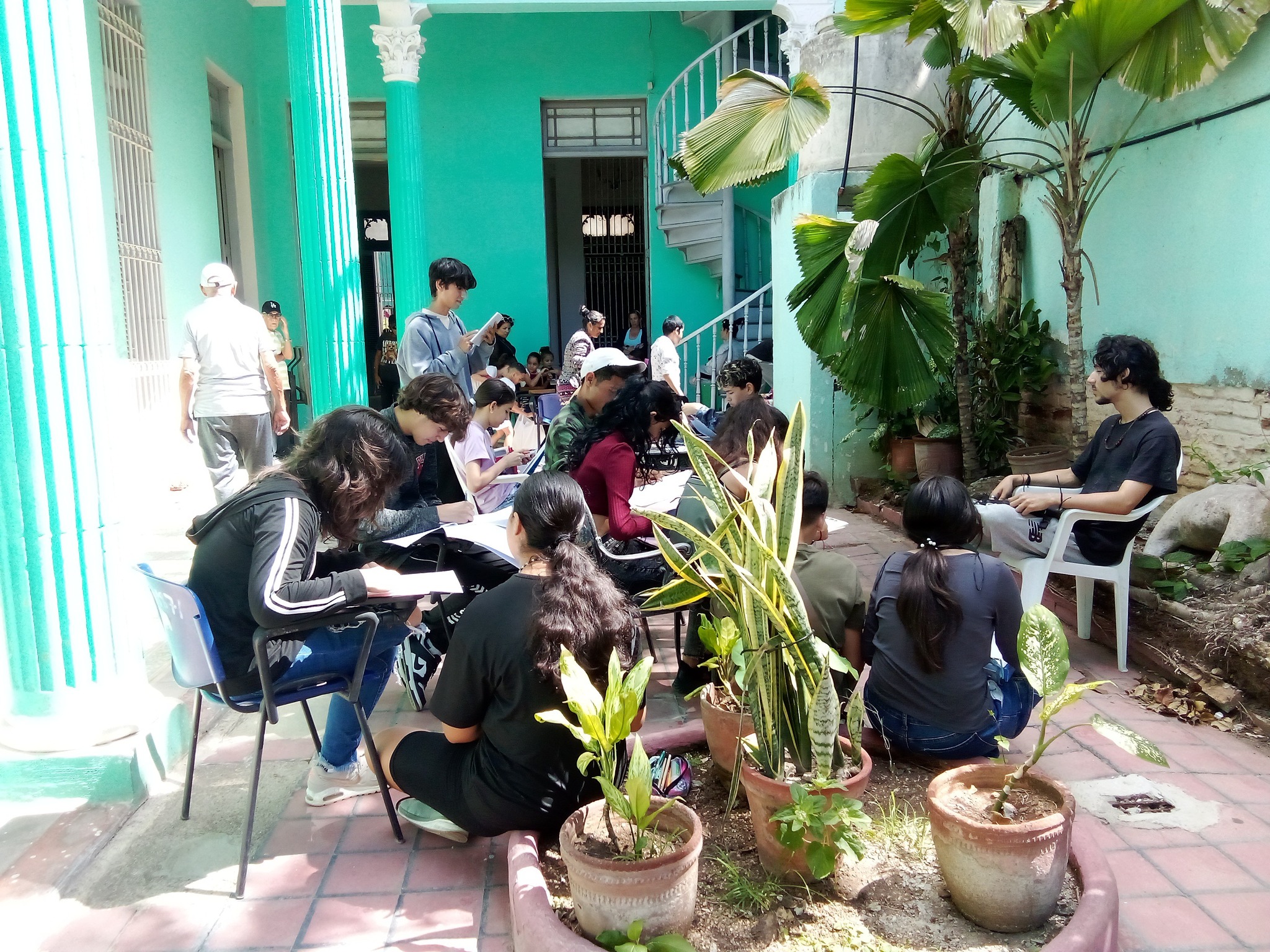 En este momento estás viendo «Sueños» Project: Over a Decade Shaping New Generations of Visual Arts