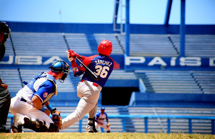 Lee más sobre el artículo Rachas y urgencias marcan el pulso de la Liga Élite del béisbol