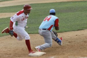 Lee más sobre el artículo Leñadores and Cocodrilos Come Back on Second Day of Cuban Baseball’s 4th Elite League