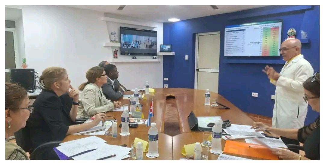 Lee más sobre el artículo Urólogo avileño realiza predefensa doctoral