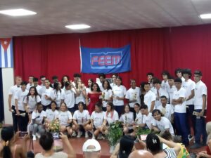 Celebra Ciego de Ávila graduación XXXIX del IPVCE Cándido González