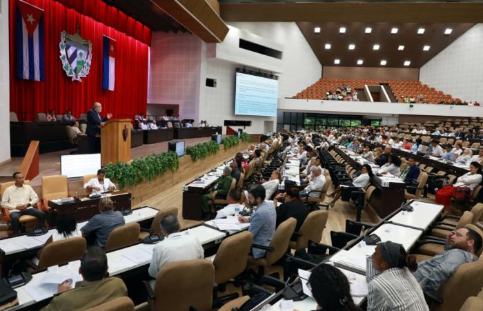 En este momento estás viendo Economic and Social Transformations Presented to Cuban Parliament