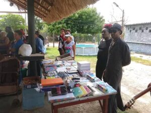 Minibiblioteca de Turiguanó desata la magia del verano infantil