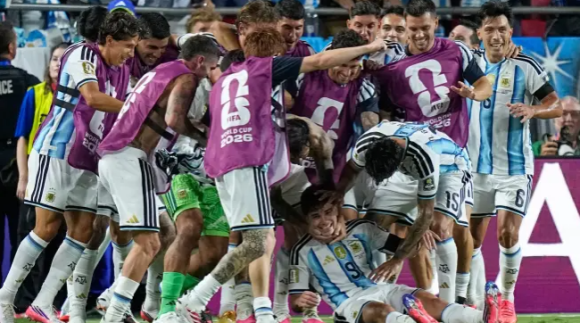 Lee más sobre el artículo Argentina vence 3-1 a Suiza y avanza a semifinales del Mundial 2026