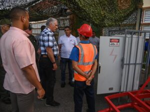 Constata Díaz-Canel novedosas soluciones energéticas y constructivas
