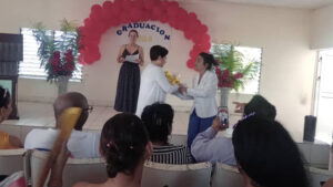 Setenta y seis universitarios reciben sus títulos en Chambas
