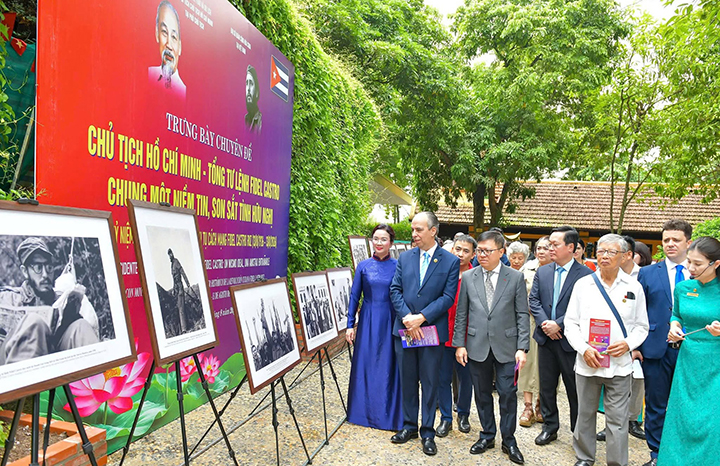 En este momento estás viendo Inauguran exposición sobre Fidel y Ho Chi Minh en Vietnam