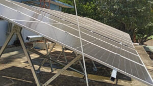 Lee más sobre el artículo Sistema fotovoltaico mejora servicios de Etecsa en Primero de Enero