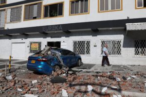 Más de un centenar de muertos y 87 heridos tras sismo en Colombia