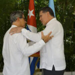 Condecorado coordinador de ONU en Cuba con Medalla de la Amistad