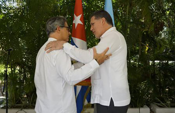 Condecorado coordinador de ONU en Cuba con Medalla de la Amistad