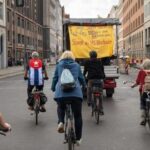 Bicicletada en Berlín contra el bloqueo de Estados Unidos a Cuba
