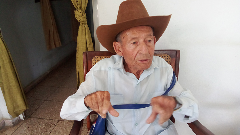 Lee más sobre el artículo Armando Alfonso Padilla, seis décadas entre versos y repentismo