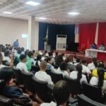 Estudiantes y docentes de la enseñanza media intercambian sobre las transformaciones económicas y sociales en Cuba