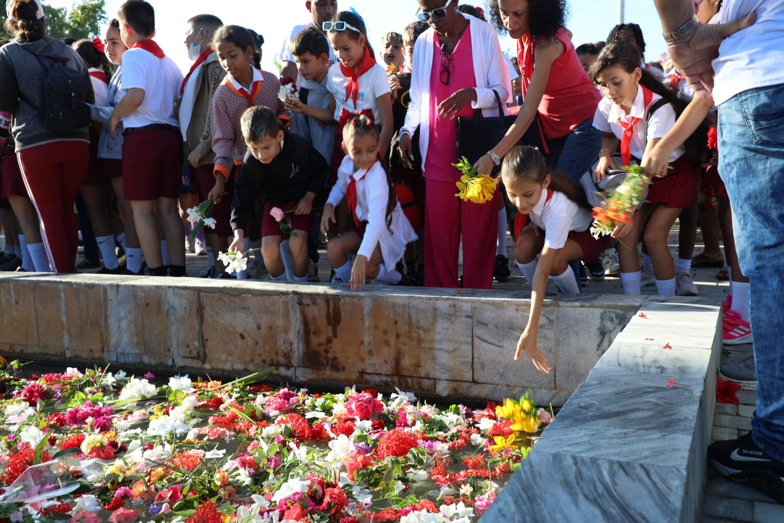Lee más sobre el artículo Conmemoran en Ciego de Ávila el aniversario 67 de la desaparición física de Camilo Cienfuegos