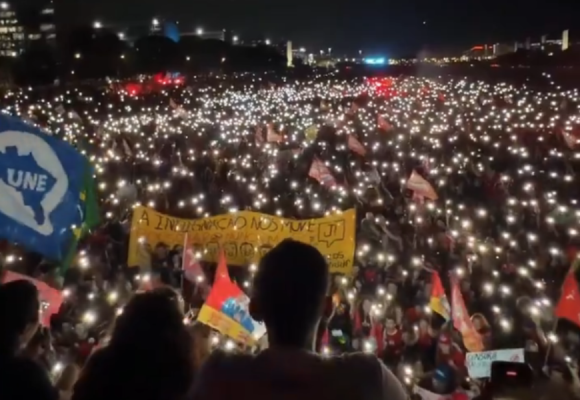 Multitudes toman Brasilia en apoyo a la reelección de Lula