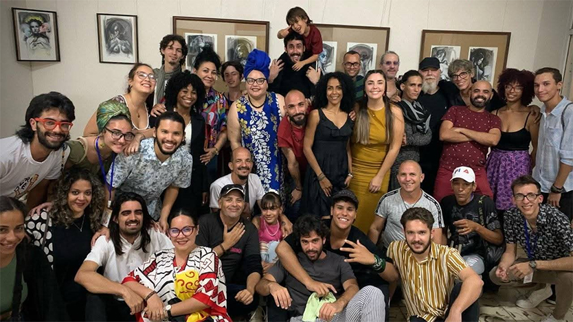 Lee más sobre el artículo La AHS avileña se reinventa: 40 años haciendo arte a pesar de la crisis